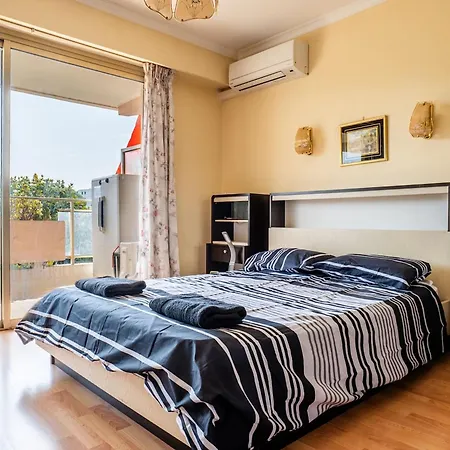 Flat With Swimming Pool Close To The Sea *