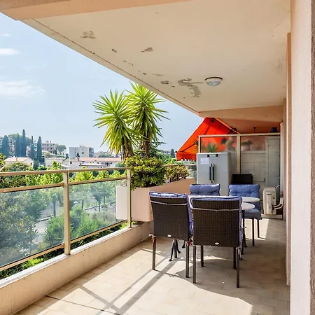 Flat With Swimming Pool Close To The Sea Cagnes-sur-Mer